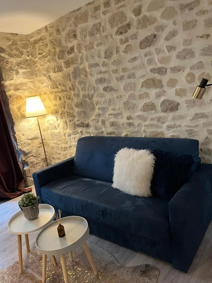 Modern Mini Flat In Paris Center Apartment